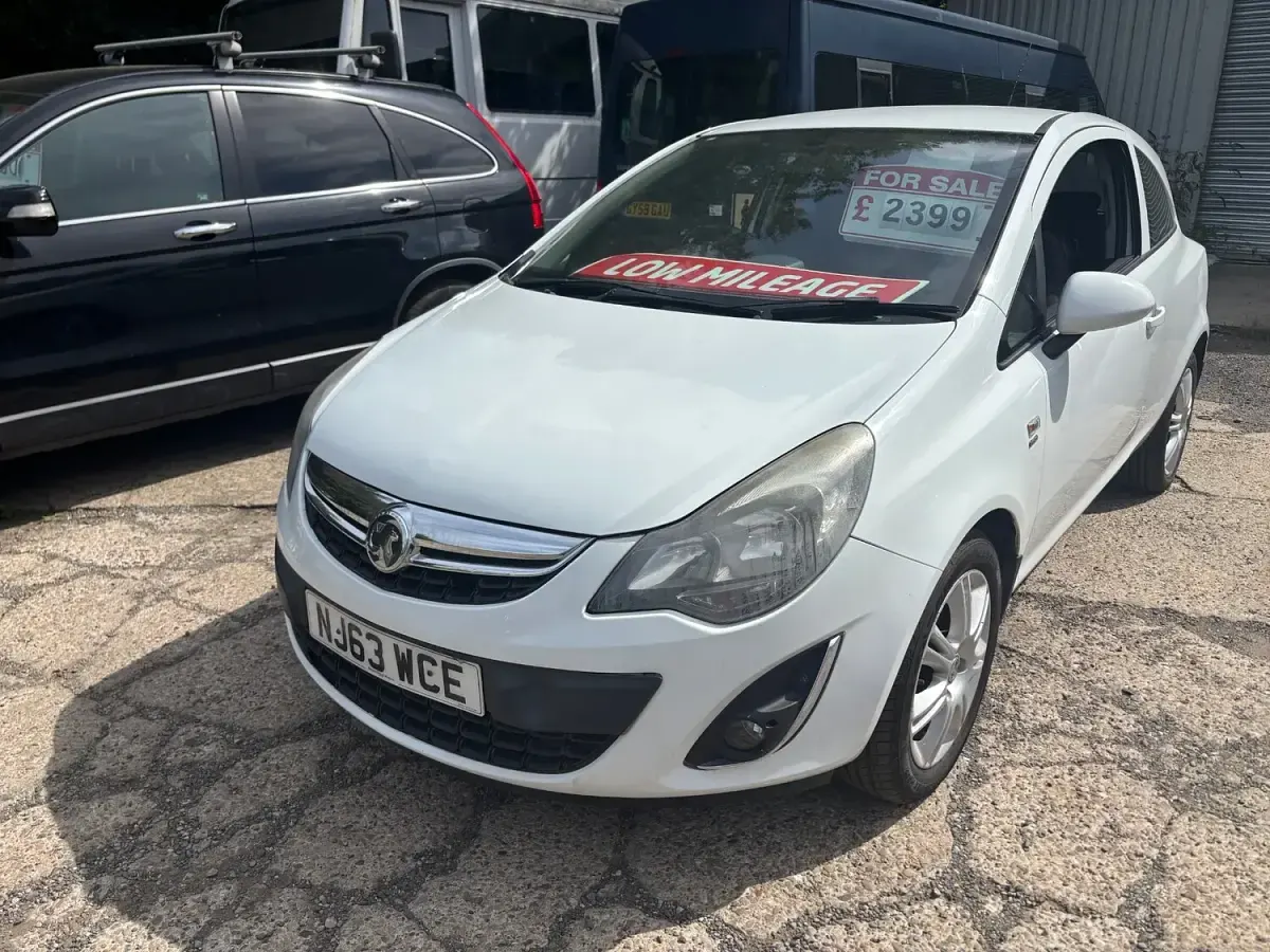 Used Vauxhall Corsa 2013 White Hatchback