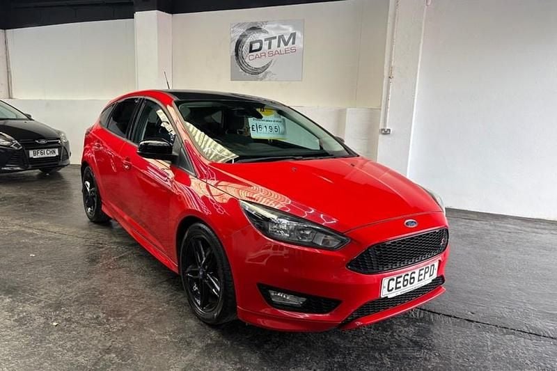 Used Ford Focus Zetec 2016 Red Hatchback