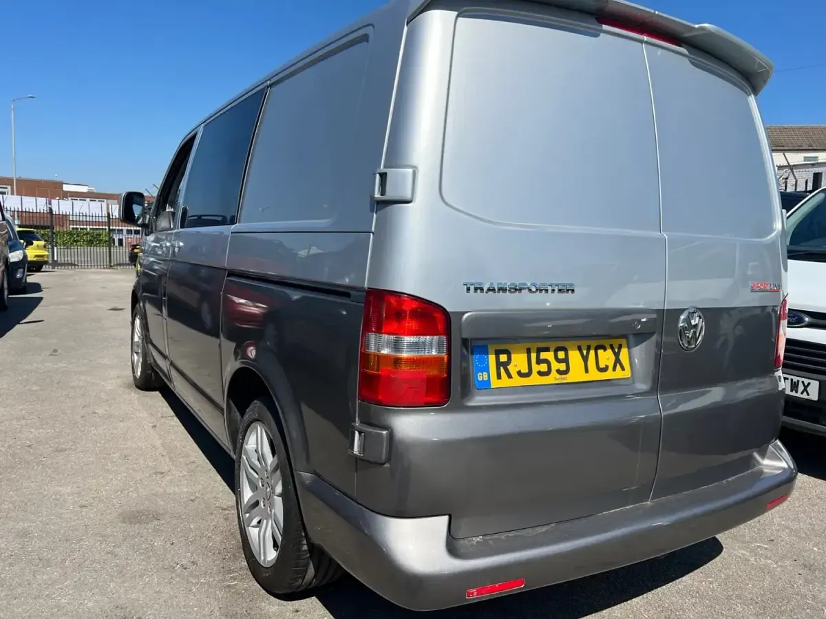 Second-hand VW Transporter Sportline 174 CP (127 kW) 2010 Argintiu Van