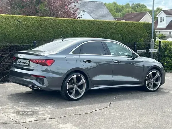Begagnad Audi A3 S-Line 110 HK (80 kW) 2023 Grå Sedan
