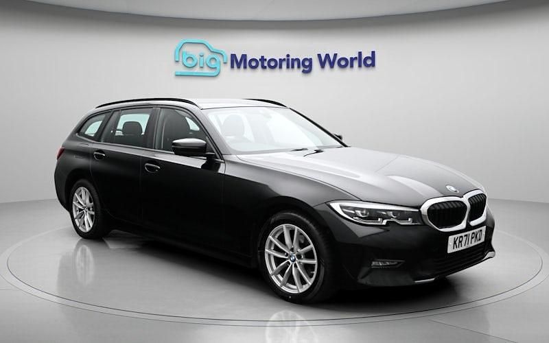 Used BMW 318 156 HP (114 kW) 2022 Black Estate