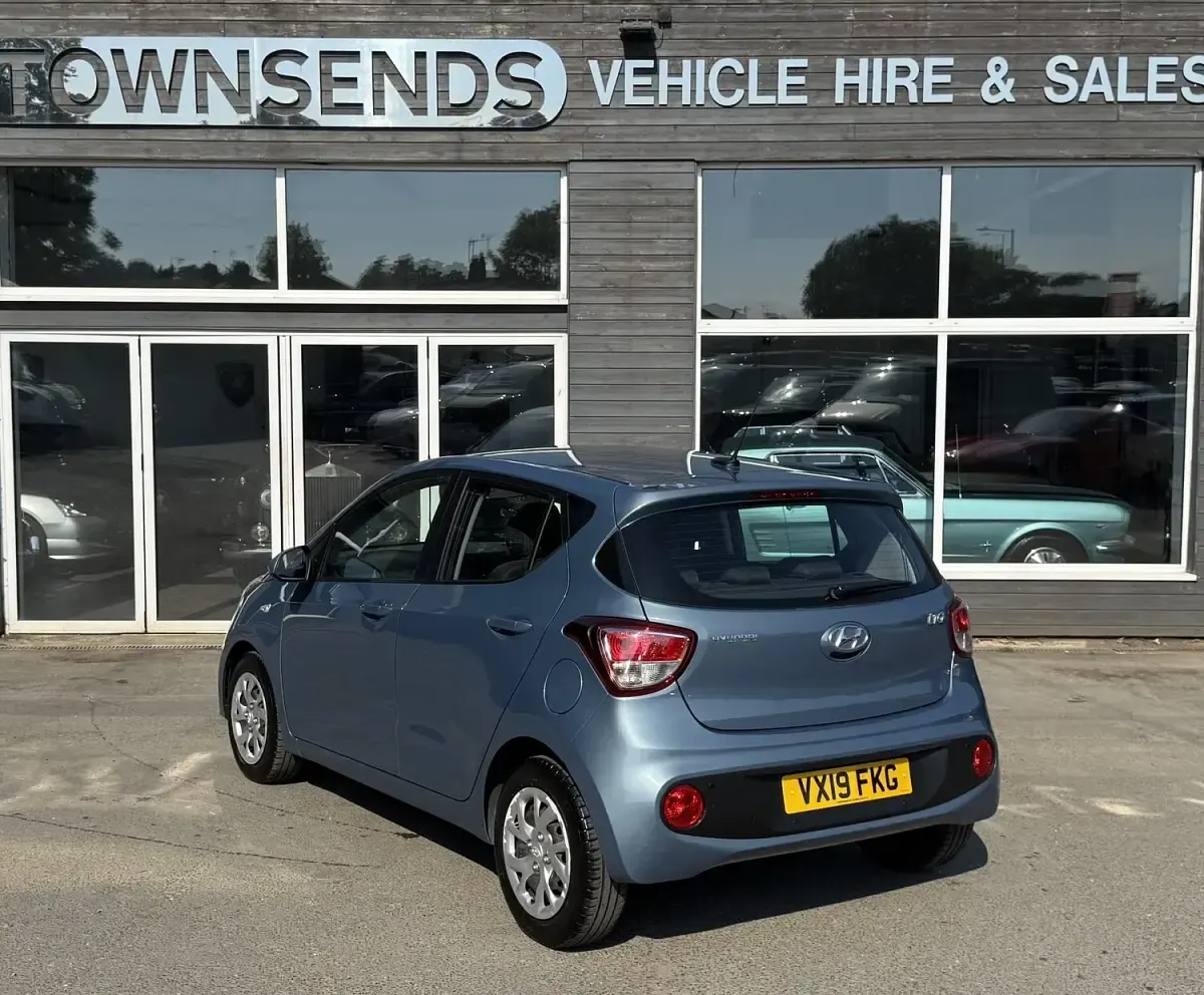 Used Hyundai i10 SE 100 HP (73 kW) 2019 Blue Hatchback