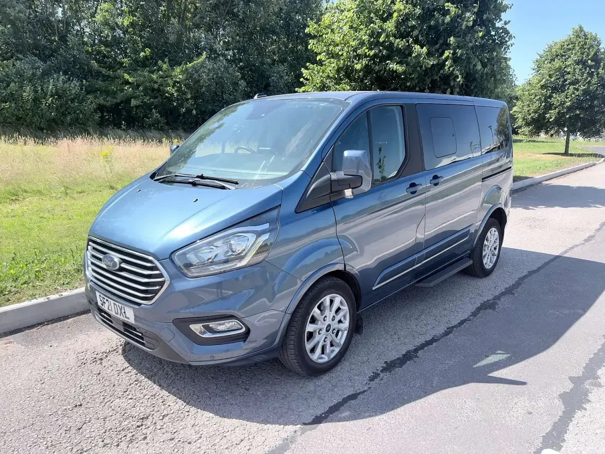 Used Ford Tourneo Custom Titanium 130 HP (95 kW) 2021 Blue Van