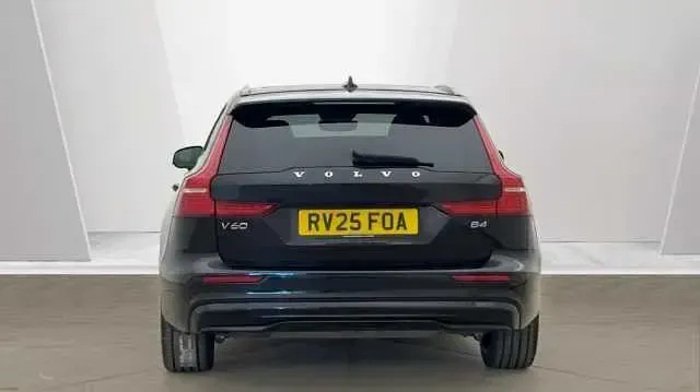 Usado Volvo V60 Ultra 194 CV (142 kW) 2025 Negro Familiar