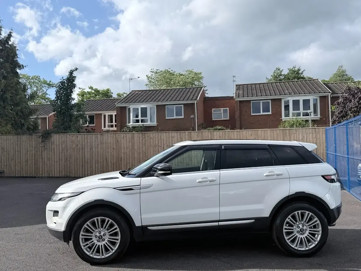 Used Land Rover Range Rover evoque Prestige 2013 White SUV