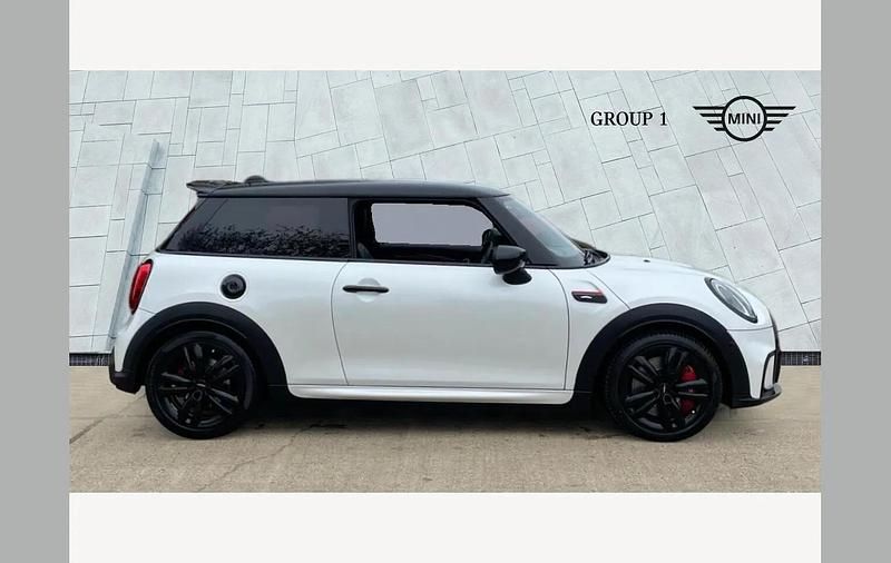 Used Mini John Cooper Works Hatch 231 HP (169 kW) 2023 White Hatchback