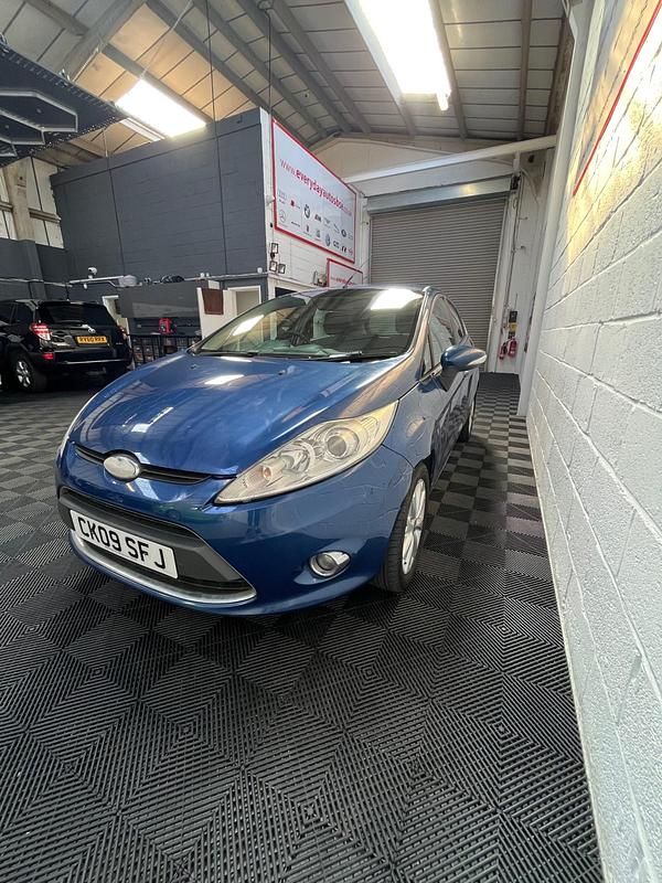 Used Ford Fiesta Zetec 82 HP (60 kW) 2009 Blue Hatchback
