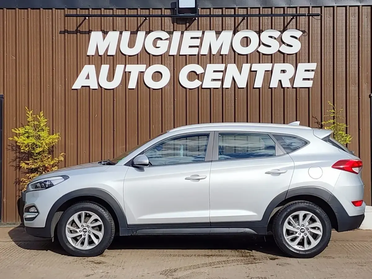 Used Hyundai Tucson SE 116 HP (85 kW) 2018 Silver SUV