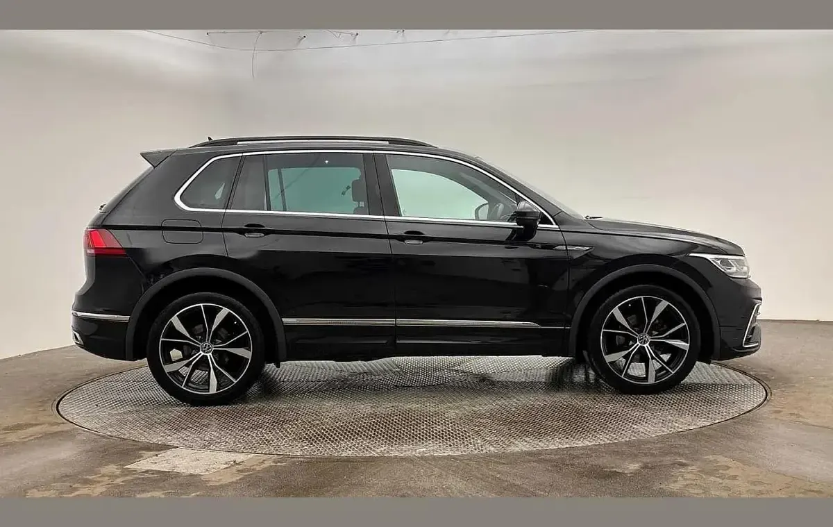 Used VW Tiguan R-line 150 HP (110 kW) 2023 Black SUV