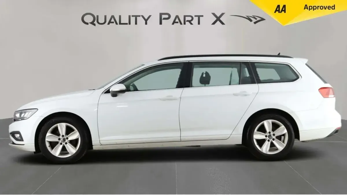Usado VW Passat SE 150 HP (110 kW) 2023 Branco Carrinha