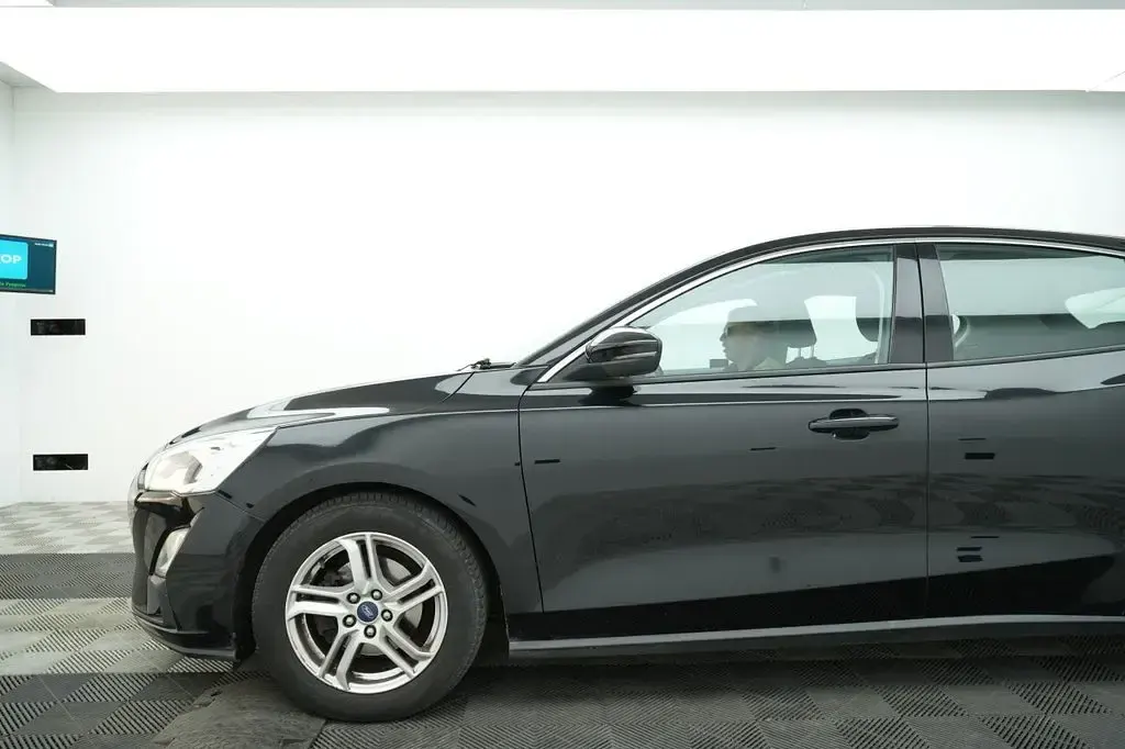 Used Ford Focus Zetec 120 HP (88 kW) 2019 Black Hatchback