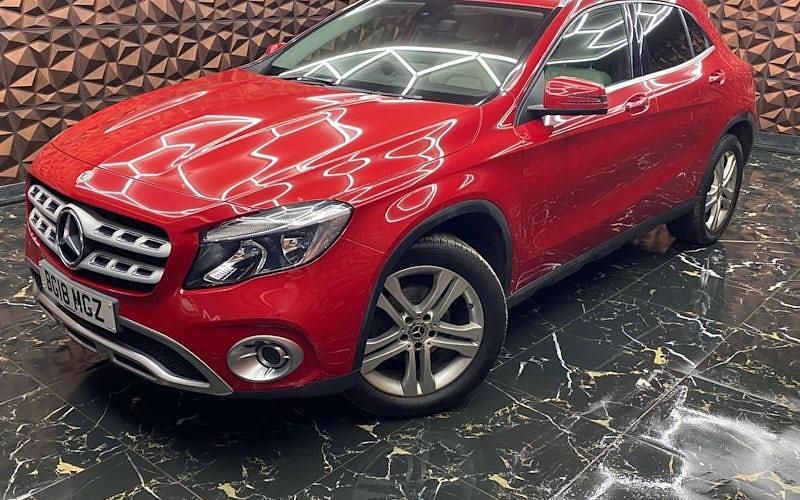 Used Mercedes GLA200 156 HP (114 kW) 2018 Red SUV