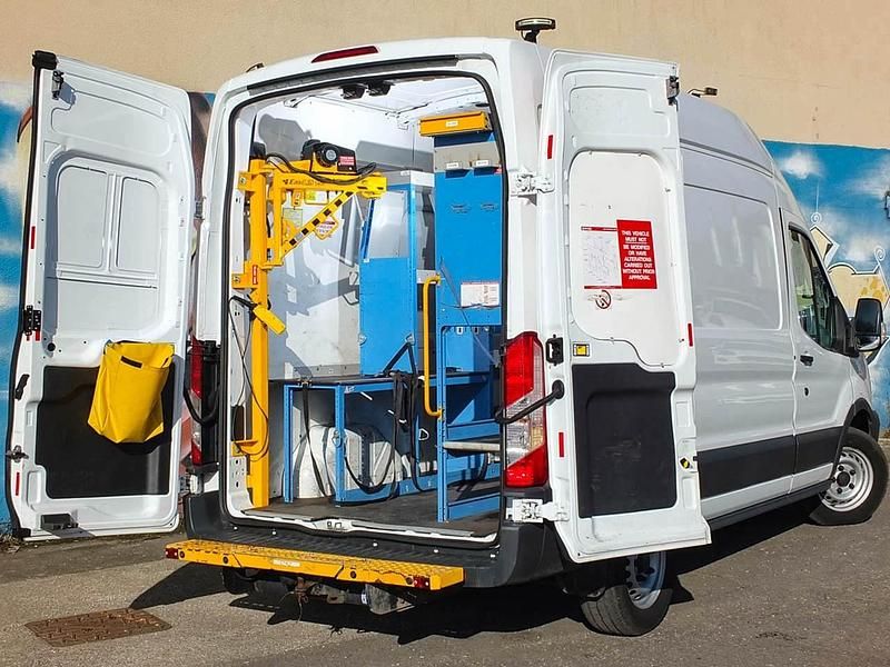 Usado Ford Transit 130 HP (95 kW) 2018 Branco Van