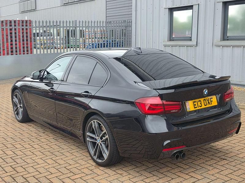 Usado BMW 330 M Sport 2017 Negro Berlina
