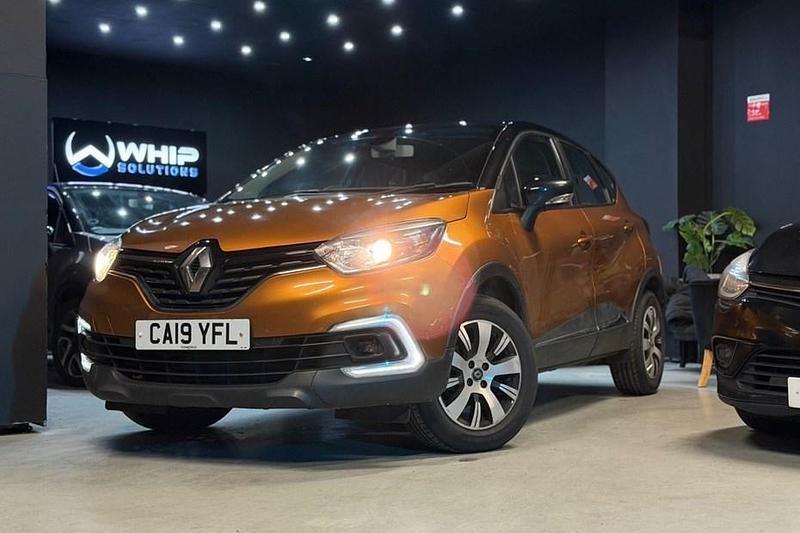 Orange/black Used 2019 Renault Captur Play SUV | £6,498 (Good price) - Image 1/1