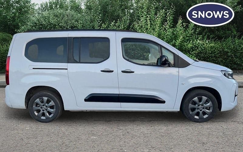 Used Vauxhall Combo Ultimate 100 kW (136 HP) 2026 MPV