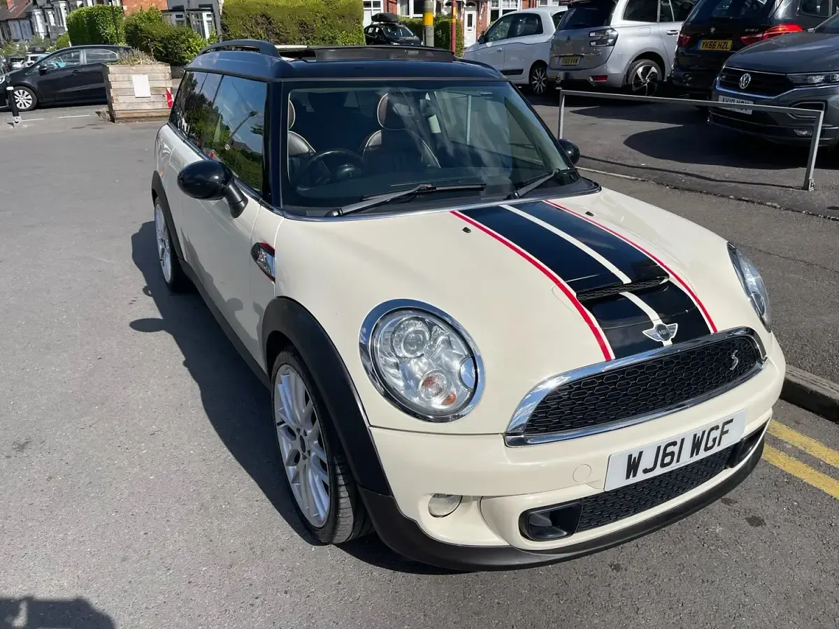 Used Mini Cooper Clubman 2011 White Estate