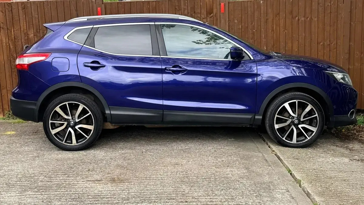 Used Nissan Qashqai Tekna 130 HP (95 kW) 2017 Blue SUV