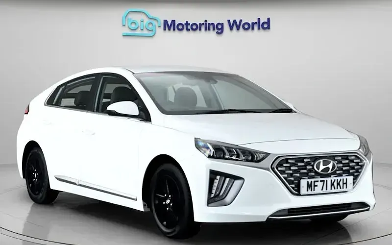 Used Hyundai Ioniq Premium 141 HP (103 kW) 2021 White Hatchback