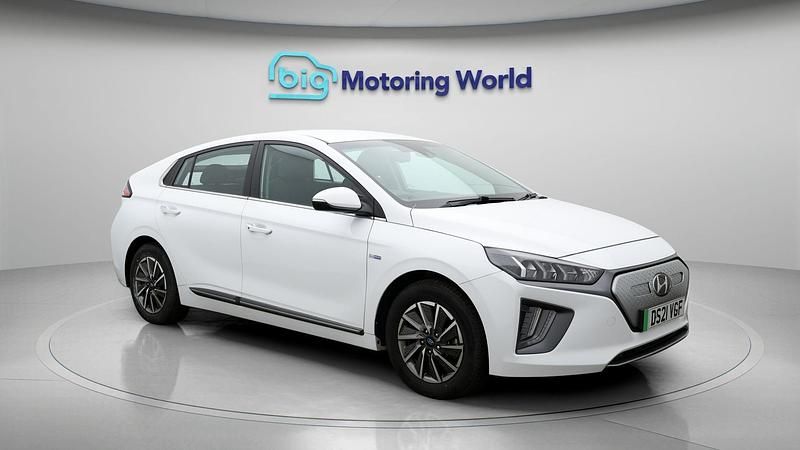 Used Hyundai Ioniq Premium 100 kW (136 HP) 2021 White Hatchback