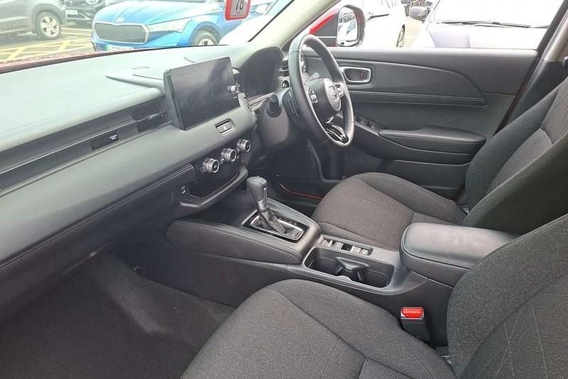 Second-hand Honda HR-V Elegance 131 CP (96 kW) 2025 Roșu SUV