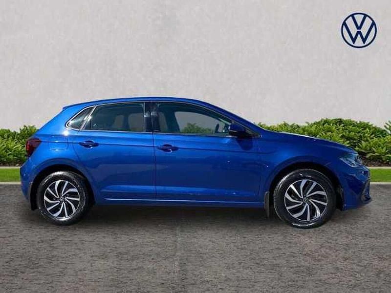 Used VW Polo Life 95 HP (69 kW) 2022 Blue Hatchback
