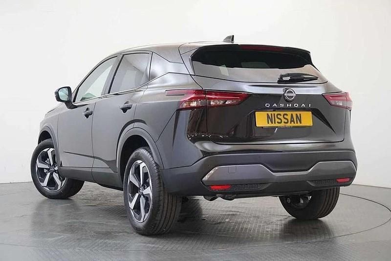 Used Nissan Qashqai N-Connecta 138 HP (101 kW) 2022 Black SUV