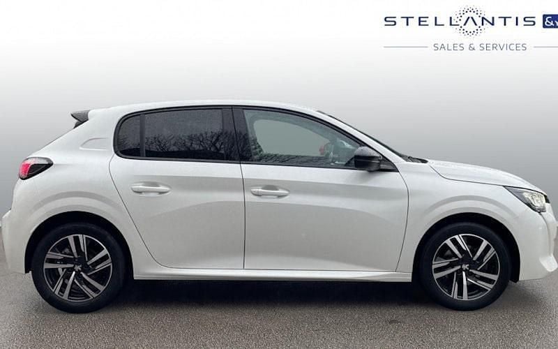 Used Peugeot 208 Allure Premium 102 HP (75 kW) 2022 Yellow Hatchback