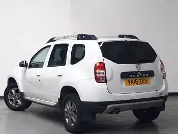 Used Dacia Duster Lauréate 125 HP (91 kW) 2016 White SUV