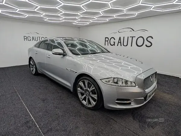 Used Jaguar XJ Luxury 275 HP (202 kW) 2012 Silver Sedan