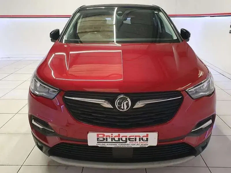 Used Vauxhall Grandland X SRi 130 HP (95 kW) 2019 Red SUV