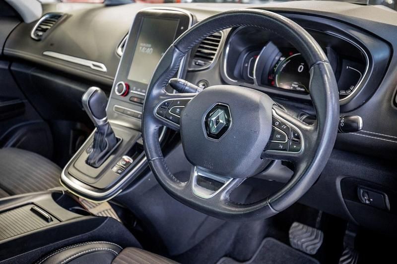 Used Renault Grand Scénic IV Dynamique 110 HP (80 kW) 2017 Silver/black MPV