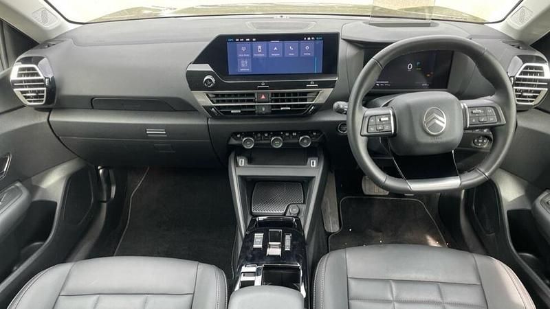 Begagnad Citroën e-C4 114 kW (156 HK) 2025 Grå Halvkombi