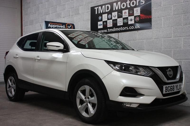 White Used 2018 Nissan Qashqai Acenta SUV | £9,295 (Fair price) - Image 1/4