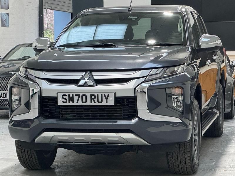 Used Mitsubishi L200 150 HP (110 kW) 2020 Grey Pickup