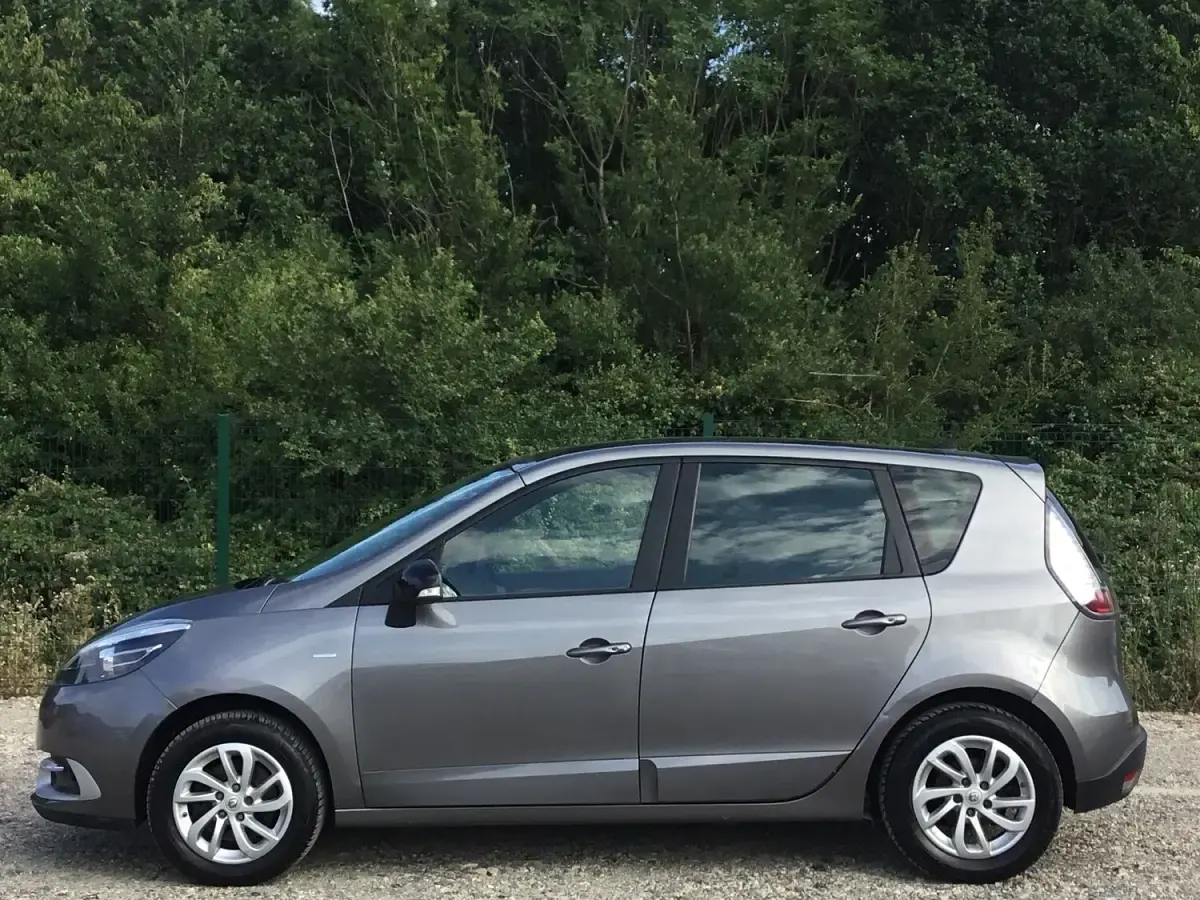 Used Renault Scénic LIMITED 2016 Grey MPV