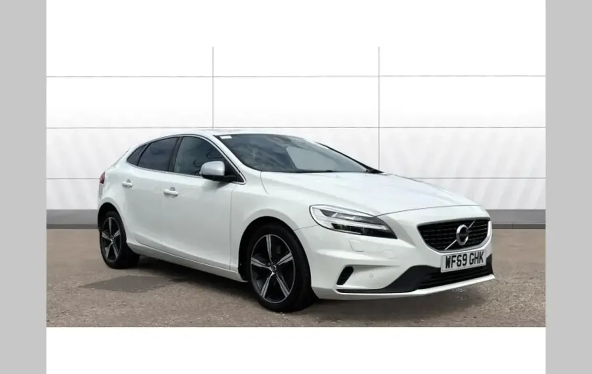 Used Volvo V40 R-Design 152 HP (111 kW) 2019 Hatchback