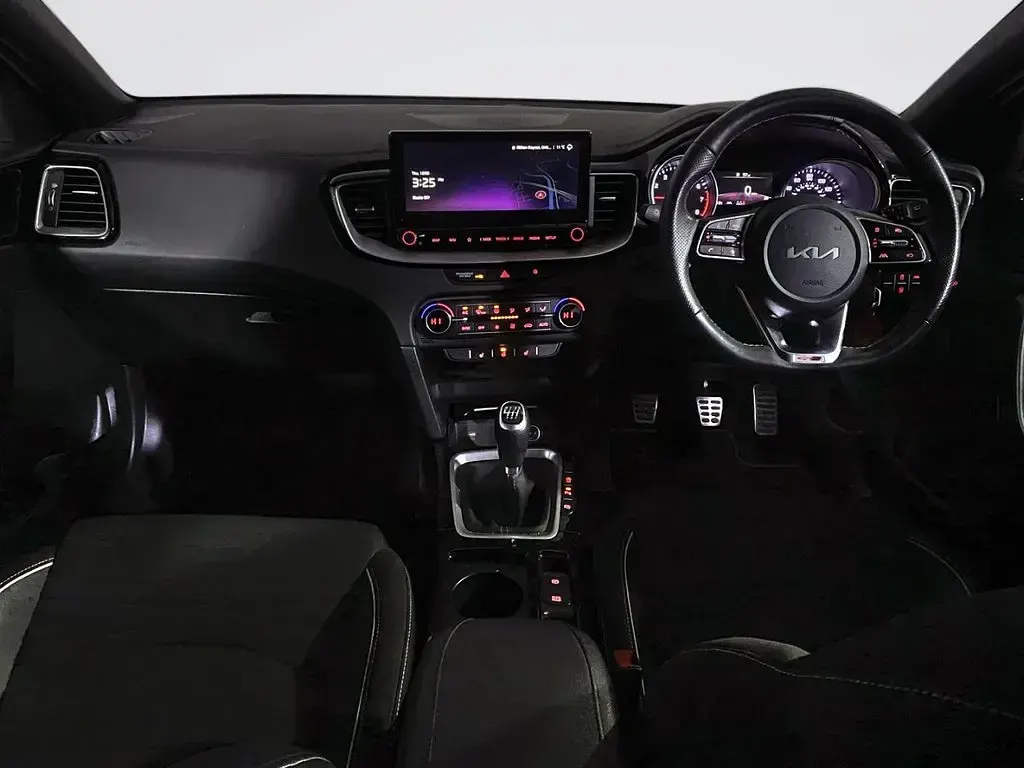 Used Kia ProCeed GT-Line 158 HP (116 kW) 2023 Orange Estate