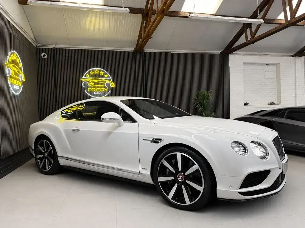 Used Bentley Continental 528 HP (388 kW) 2018 White Coupe