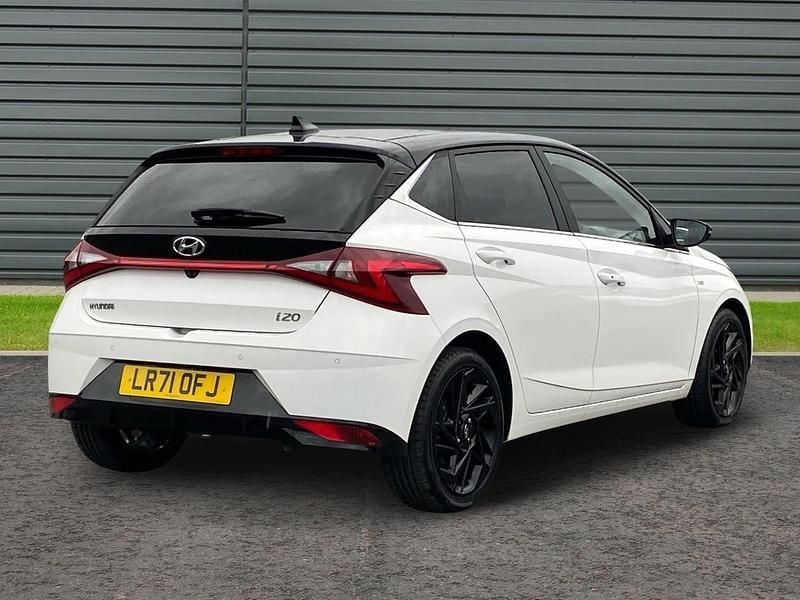 Used Hyundai i20 Ultimate 100 HP (73 kW) 2021 White Hatchback