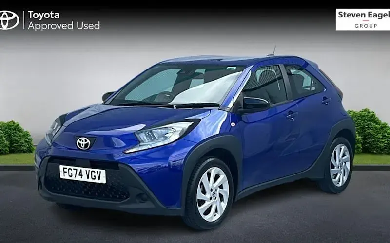 Used Toyota Aygo X PURE 72 HP (52 kW) 2024 Blue SUV
