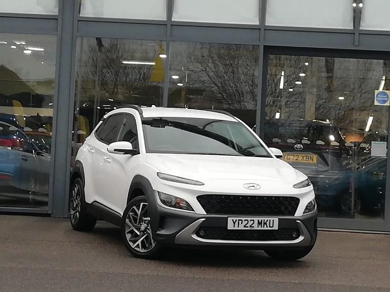 White Used 2022 Hyundai Kona Premium SUV | £15,998 (Fair price) - Image 1/4