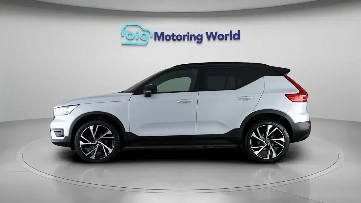 Used Volvo XC40 R-Design Pro 163 HP (119 kW) 2020 Silver SUV
