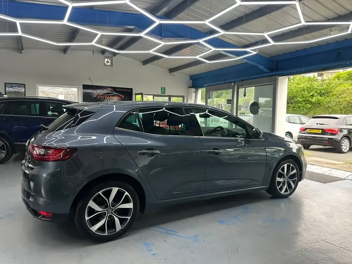 Used Renault Mégane IV Dynamique 110 HP (80 kW) 2016 Grey Hatchback