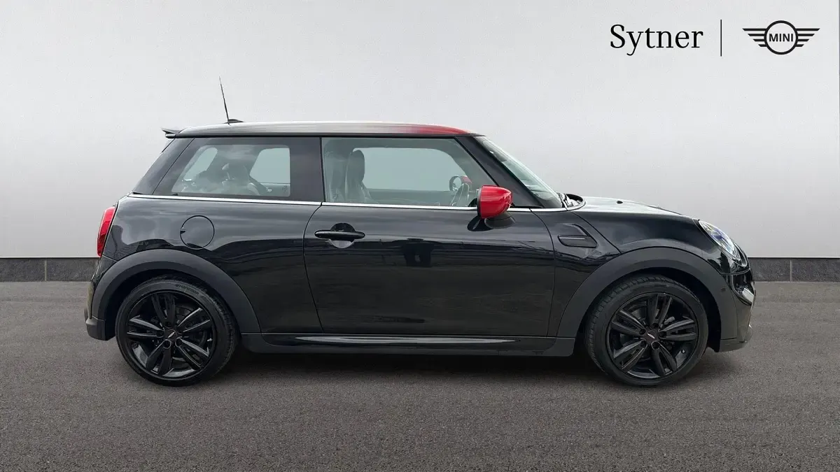 Usado Mini Cooper Hatch 134 HP (98 kW) 2023 Preto Citadino