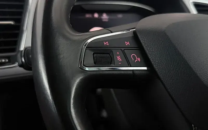 Used Seat Leon XCELLENCE Lux 190 HP (139 kW) 2019 Mauve/purple Hatchback
