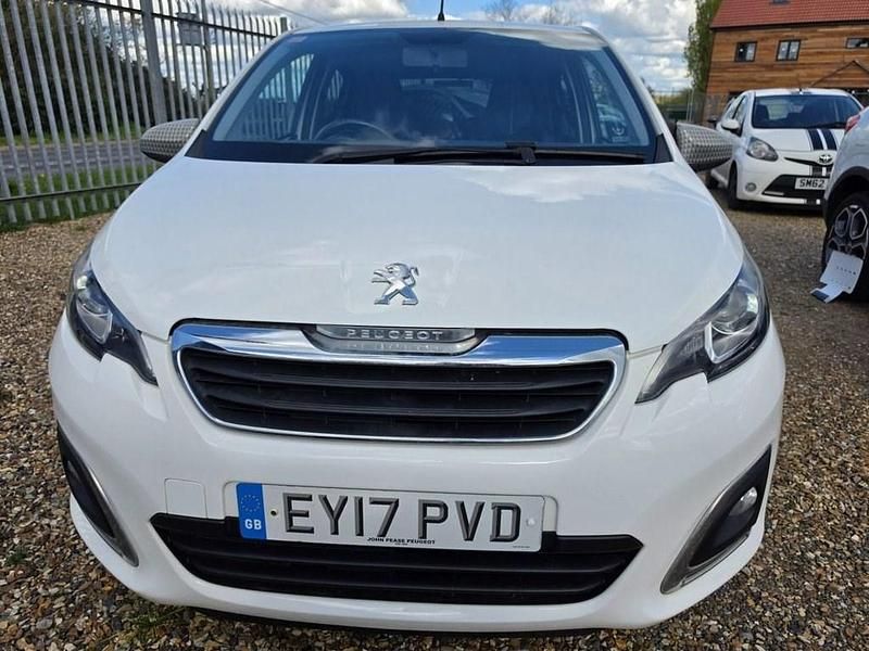 Used Peugeot 108 Allure 82 HP (60 kW) 2017 White Hatchback