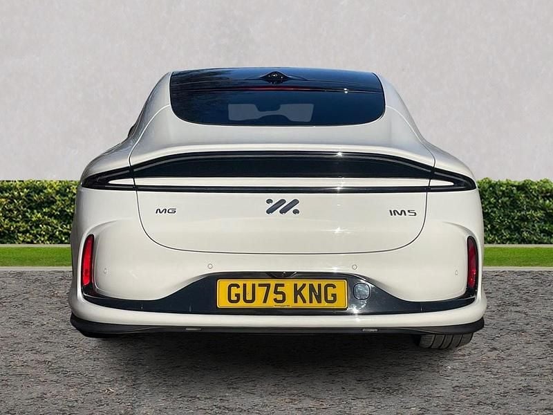 Used MG IM5 300 kW (408 HP) 2025 White Hatchback