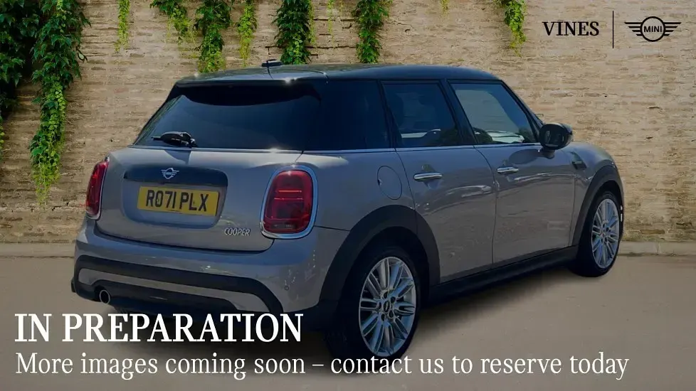 Usado Mini Cooper Exclusive 134 HP (98 kW) 2021 Cinzento Citadino