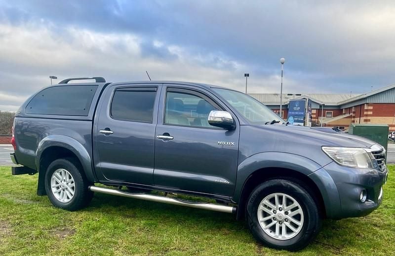 Grey Used 2012 Toyota HiLux Pickup | £8,950 (Good price) - Image 1/4
